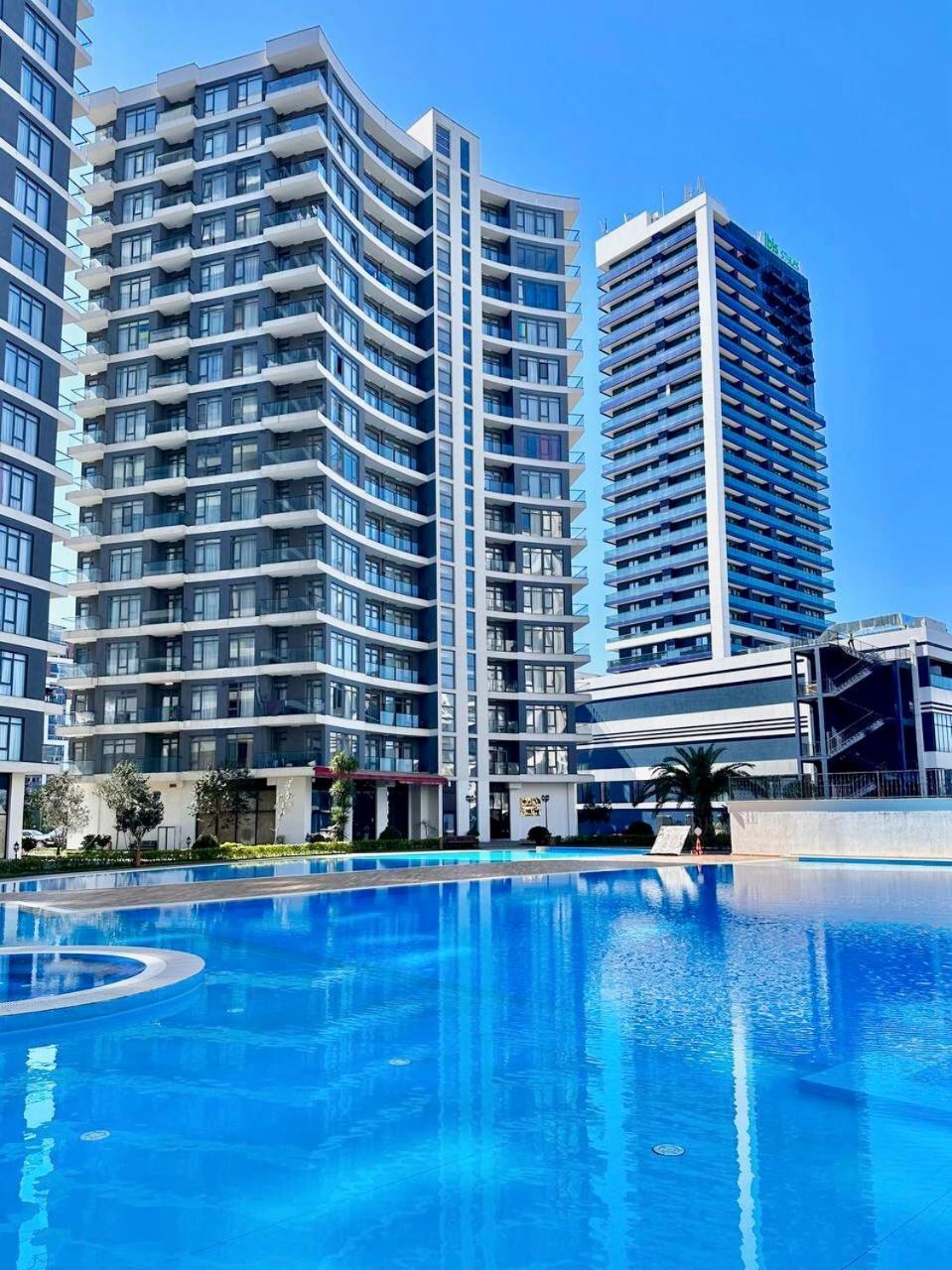 White Apartment Batumi Exterior foto