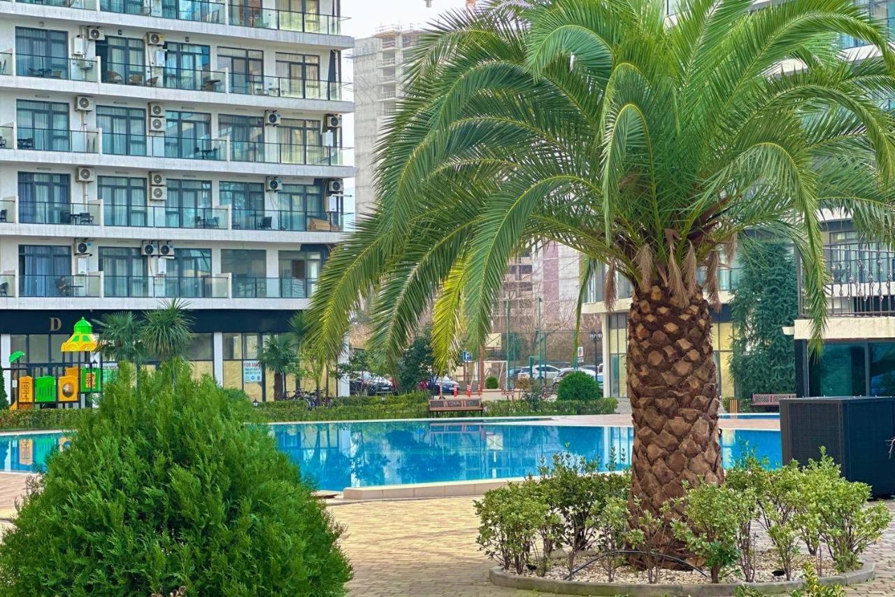 White Apartment Batumi Exterior foto