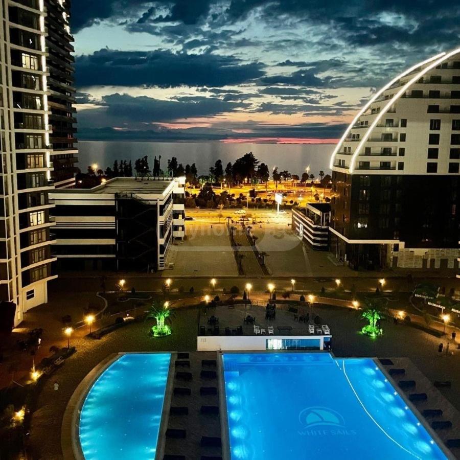 White Apartment Batumi Exterior foto